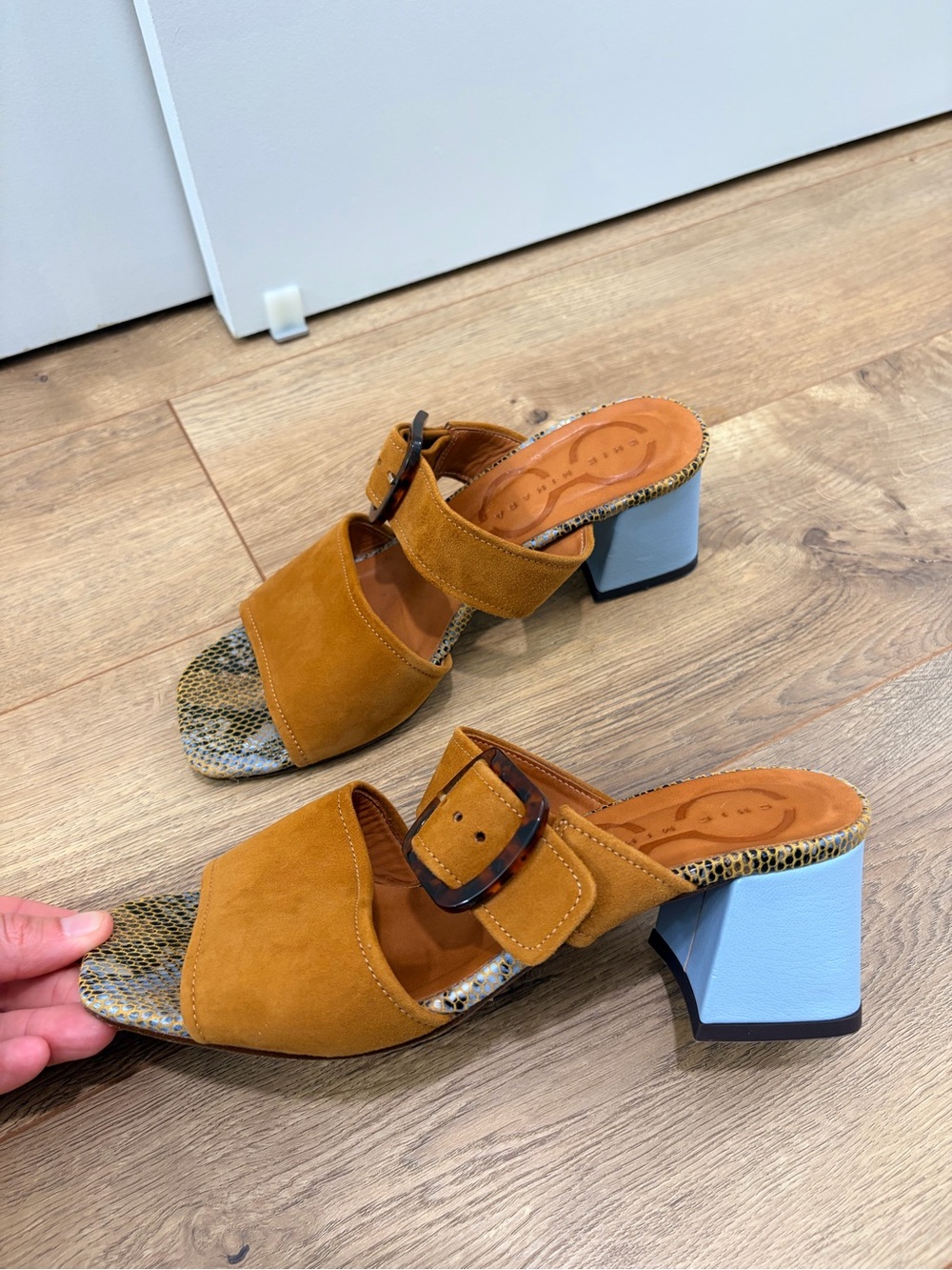 CHIE MIHARA Linka sandal in snake, suede with blue heel - Picture 7 of 13